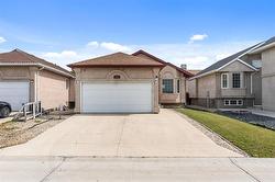2583 King Edward ST  Winnipeg, MB R2R 2W8
