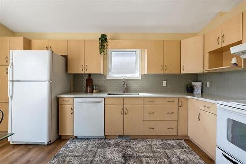 2583 King Edward St, Winnipeg, MB - Indoor Photo Showing Kitchen