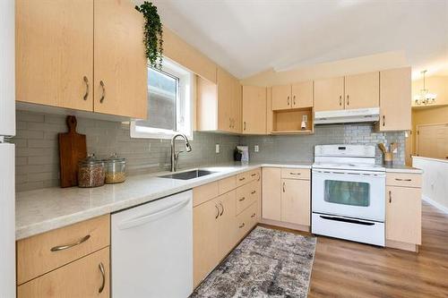 2583 King Edward St, Winnipeg, MB - Indoor Photo Showing Kitchen