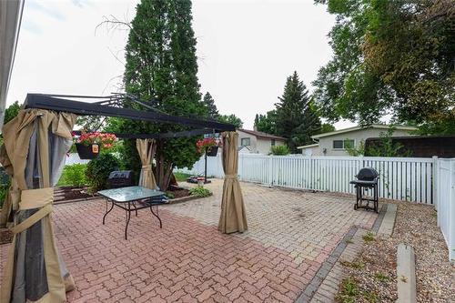 18 Bromley Pl, Winnipeg, MB - Outdoor