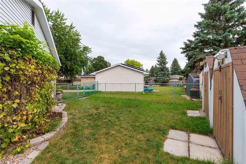 18 Bromley Pl, Winnipeg, MB - Outdoor