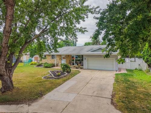 18 Bromley Pl, Winnipeg, MB - Outdoor
