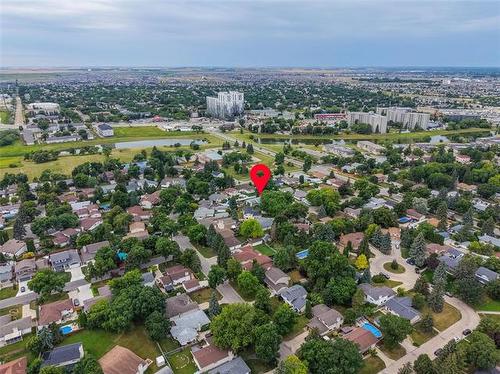 18 Bromley Pl, Winnipeg, MB - Outdoor With View