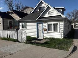 251 McIntosh AVE  Winnipeg, MB R2L 0K9