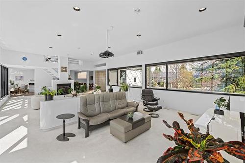 31 Dumbarton Blvd, Winnipeg, MB - Indoor