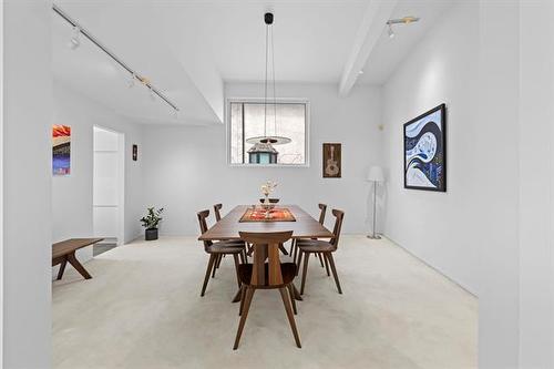 31 Dumbarton Blvd, Winnipeg, MB - Indoor Photo Showing Dining Room