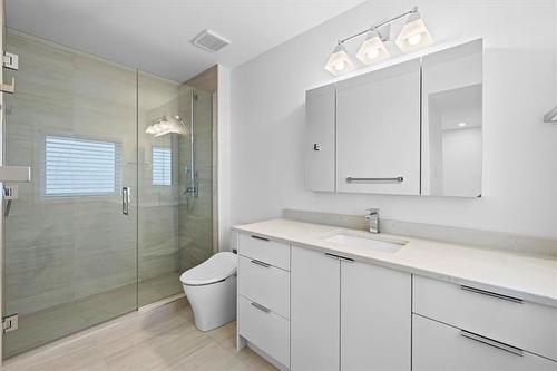 31 Dumbarton Blvd, Winnipeg, MB - Indoor Photo Showing Bathroom