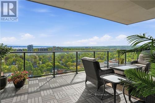 2004 - 2007 JAMES STREET , Burlington, Ontario L7R 0G7 4