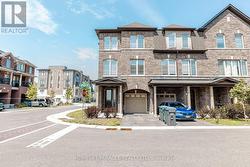 32 ARCOLA STREET Brampton, ON L6P 4N7