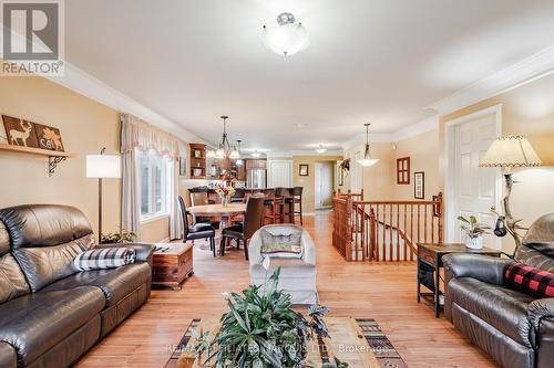 2230 Glen Brook Drive, Cornwall, ON - Indoor Photo Showing Living Room