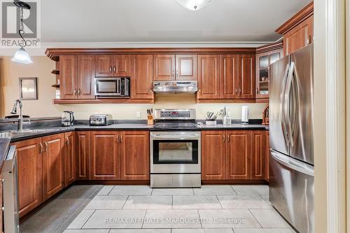 2230 Glen Brook Drive, Cornwall, ON - Indoor Photo Showing Kitchen