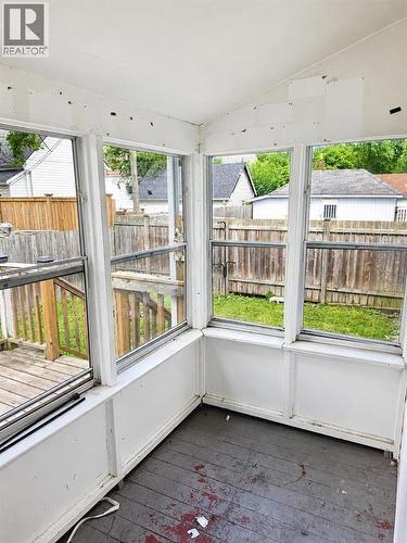 366 Cromwell STREET , Sarnia, Ontario N7T 3Y8 5