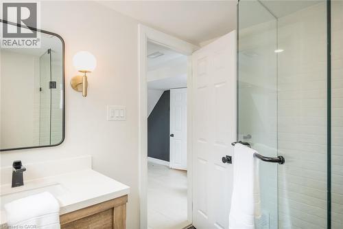 5410 Clive Crescent, Burlington, ON - Indoor Photo Showing Bathroom