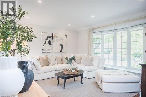 5410 Clive Crescent, Burlington, ON - Indoor Photo Showing Living Room