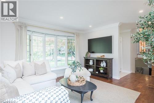 5410 Clive Crescent, Burlington, ON - Indoor Photo Showing Living Room