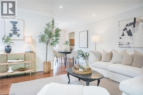 5410 Clive Crescent, Burlington, ON - Indoor Photo Showing Living Room