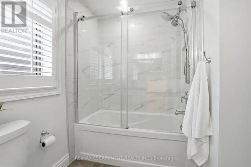 2000 15Th Side Road, Milton, ON - Indoor Photo Showing Bathroom