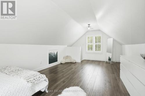 2000 15Th Side Road, Milton, ON - Indoor Photo Showing Bedroom