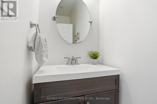 2000 15Th Side Road, Milton, ON - Indoor Photo Showing Bathroom