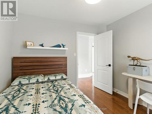 200 Giddings Crescent, Milton, ON - Indoor Photo Showing Bedroom