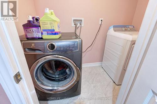 1192 Prestonwood Crescent, Mississauga, ON - Indoor Photo Showing Laundry Room