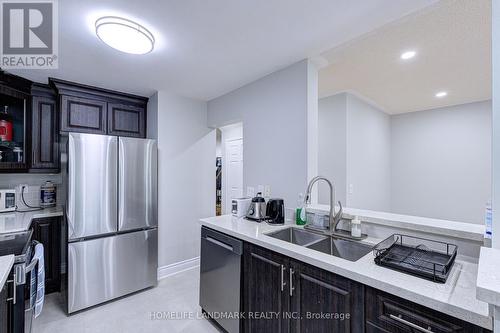 1192 Prestonwood Crescent, Mississauga, ON - Indoor Photo Showing Kitchen With Double Sink With Upgraded Kitchen