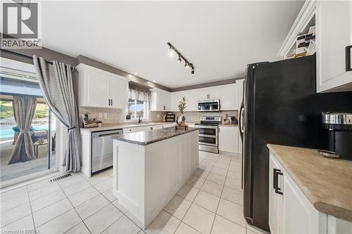 75 Hunter Way, Brantford, ON - Indoor Photo Showing Kitchen With Upgraded Kitchen