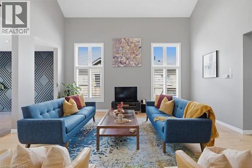14 Mcqueen Drive, Paris, ON - Indoor Photo Showing Living Room
