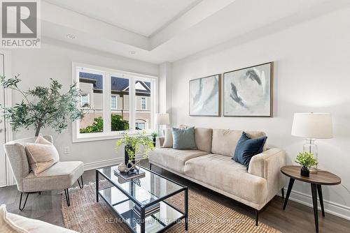 2607 Magdalen Path W, Oshawa (Windfields), ON - Indoor Photo Showing Living Room