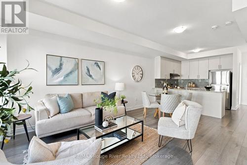 2607 Magdalen Path W, Oshawa (Windfields), ON - Indoor Photo Showing Living Room