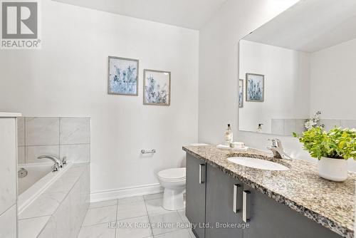 2607 Magdalen Path W, Oshawa (Windfields), ON - Indoor Photo Showing Bathroom