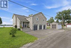 2985 LEO LANE Ottawa, ON K4C 1A6