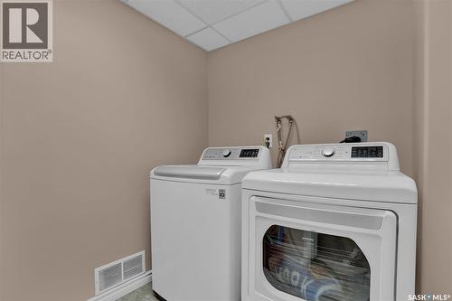 4926 Marigold Drive, Regina, SK - Indoor Photo Showing Laundry Room