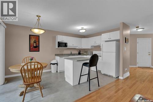 4926 Marigold Drive, Regina, SK - Indoor Photo Showing Kitchen