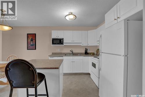 4926 Marigold Drive, Regina, SK - Indoor Photo Showing Kitchen