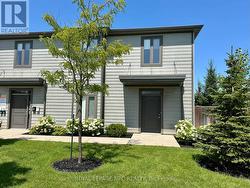 UPPER - 1 ABBOT STREET  St. Catharines (Oakdale), ON L2P 2G2