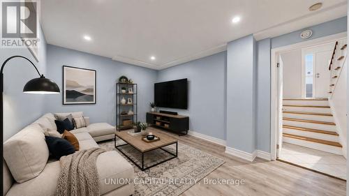 6 Windy Golf Way, Toronto, ON - Indoor Photo Showing Living Room