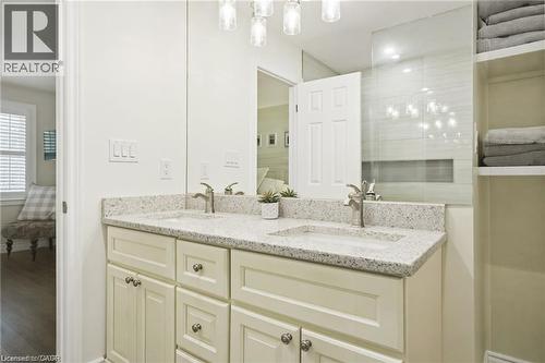 2000 15 Side Road, Milton, ON - Indoor Photo Showing Bathroom