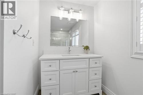 2000 15 Side Road, Milton, ON - Indoor Photo Showing Bathroom