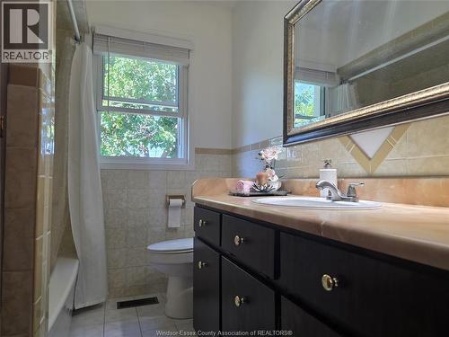 3767 Turner, Windsor, ON - Indoor Photo Showing Bathroom