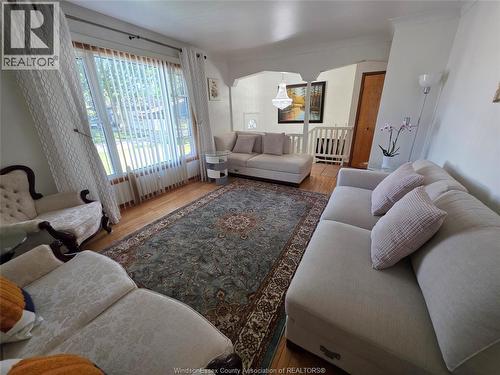 3767 Turner, Windsor, ON - Indoor Photo Showing Living Room