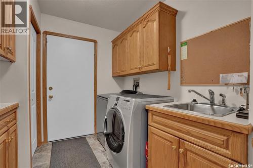 1146 Selo Place, Regina, SK - Indoor Photo Showing Laundry Room