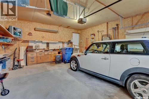 1146 Selo Place, Regina, SK - Indoor Photo Showing Garage