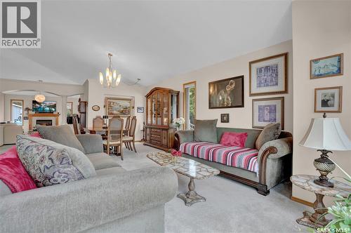 1146 Selo Place, Regina, SK - Indoor Photo Showing Living Room