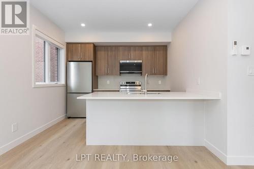 4 - 249 COLUMBUS AVENUE , Ottawa, Ontario K1K 1P5 2
