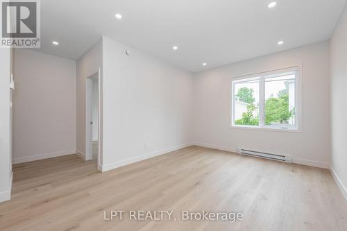 4 - 249 COLUMBUS AVENUE , Ottawa, Ontario K1K 1P5 5