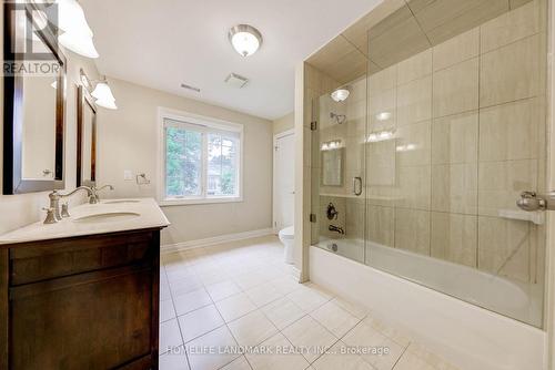 38 Misty Crescent, Toronto, ON - Indoor Photo Showing Bathroom