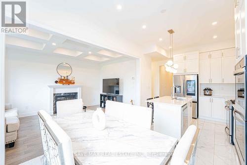 1320 Anthonia Trail, Oakville, ON - Indoor Photo Showing Kitchen