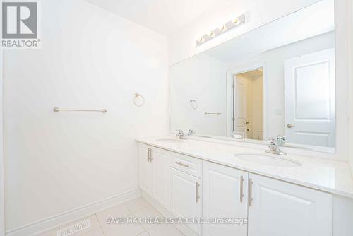1320 Anthonia Trail, Oakville, ON - Indoor Photo Showing Bathroom
