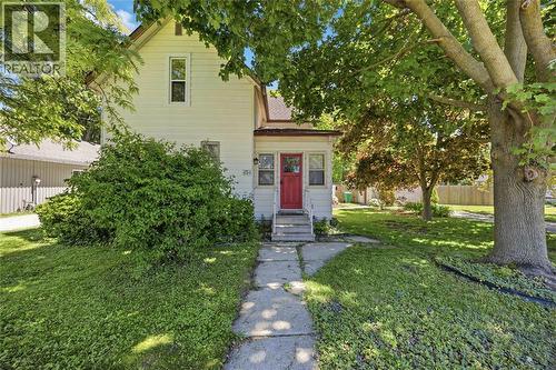 454 MAUDE STREET  Petrolia, ON N0N 1R0